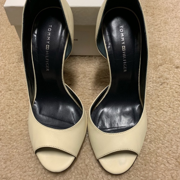 Samantha Fashion Shoe - Picture 2 of 4